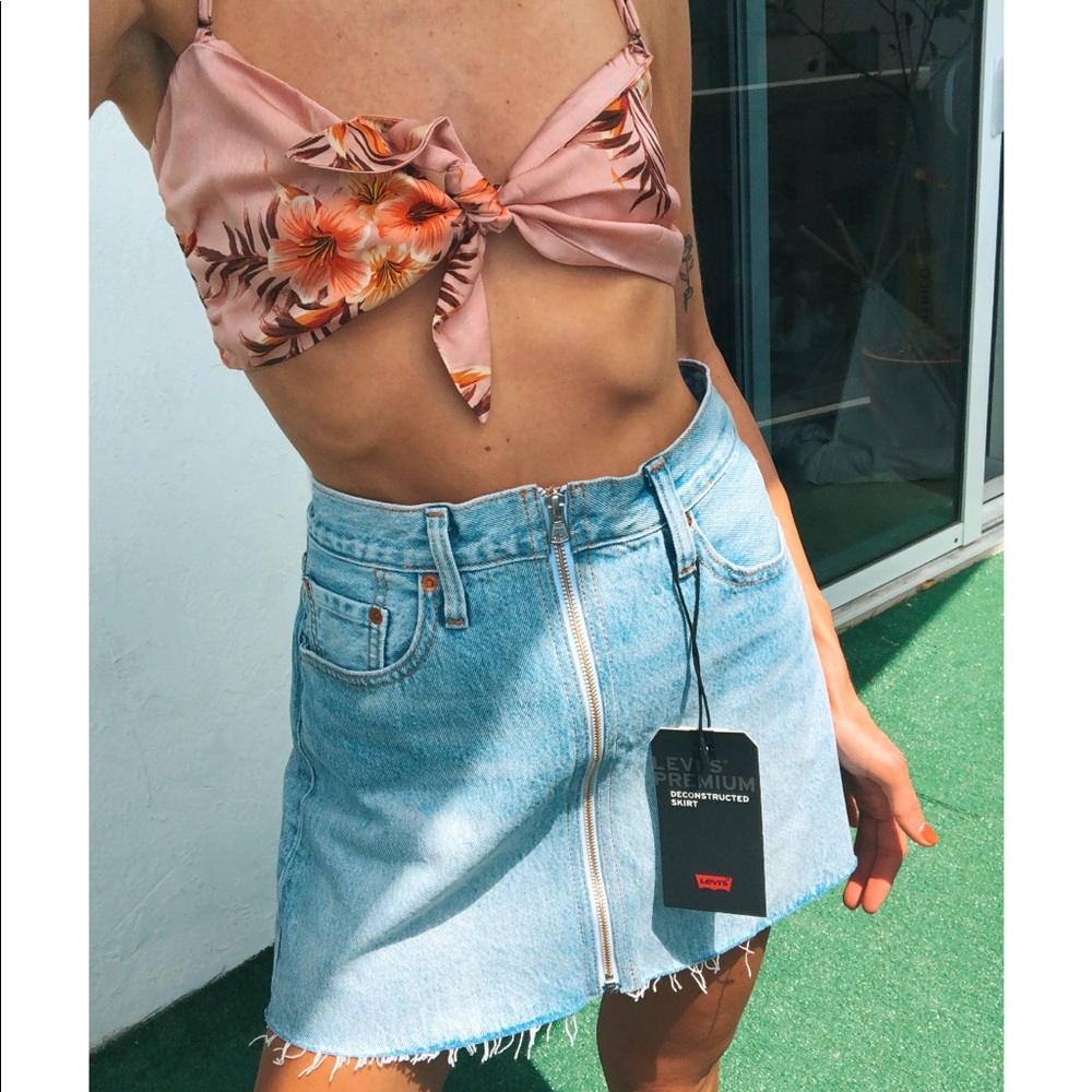 ๐Denim Leviโs skirt decon zip through - Picture 7 of 10